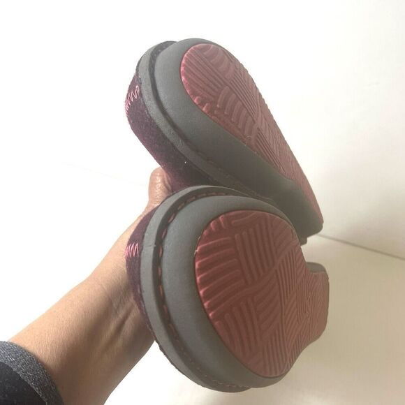 Clarks Cloudsteppers Womens 11 M Outdoor/Indoor Burgundy Slippers Comfort Casual - Picture 7 of 12